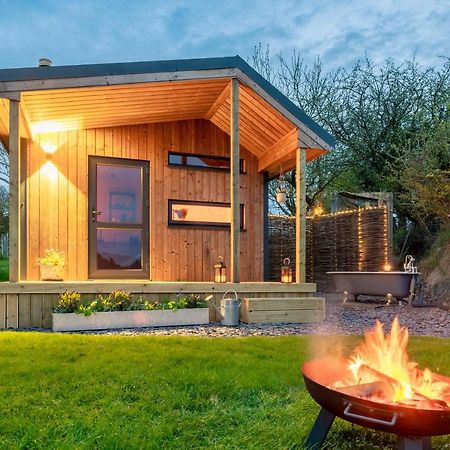 Luxury Glamping Cabin With Outdoor Bath On Cornish Flower Farm Truro Buitenkant foto