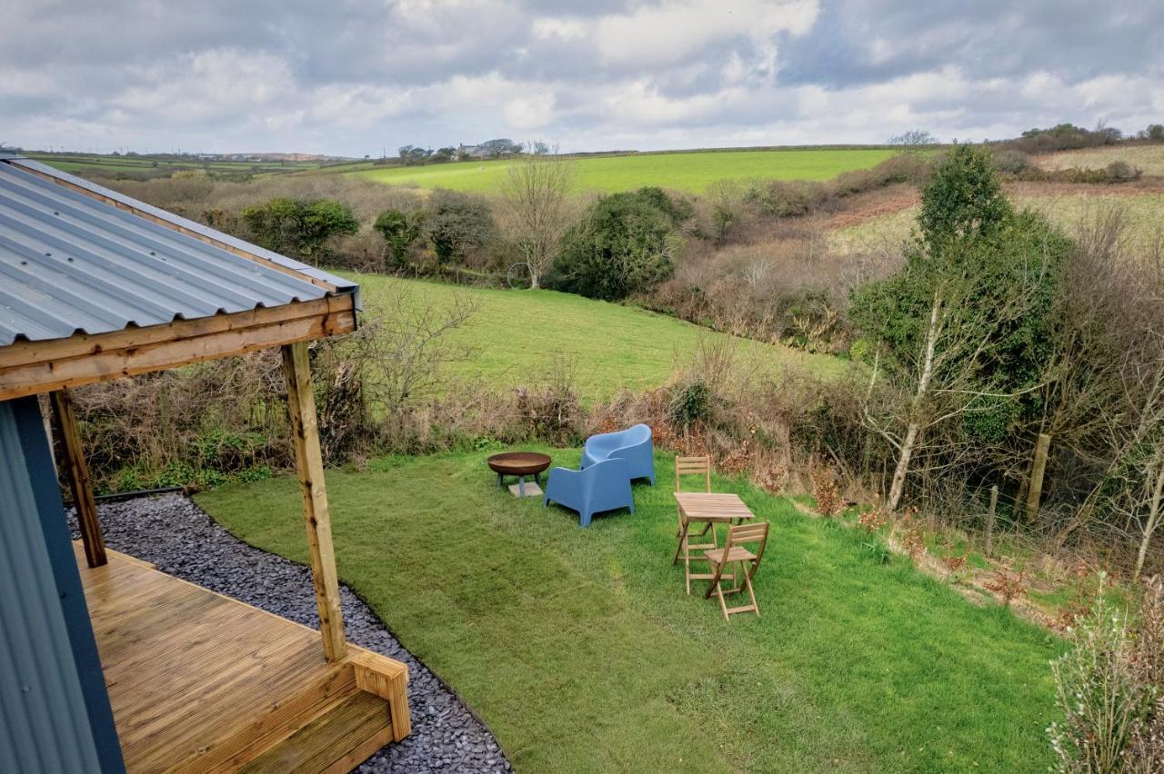 Luxury Glamping Cabin With Outdoor Bath On Cornish Flower Farm Truro Buitenkant foto