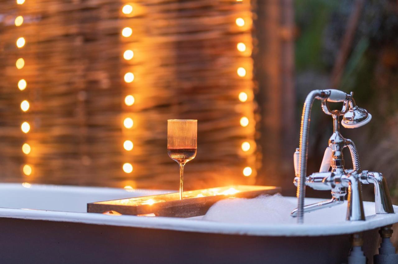Luxury Glamping Cabin With Outdoor Bath On Cornish Flower Farm Truro Buitenkant foto