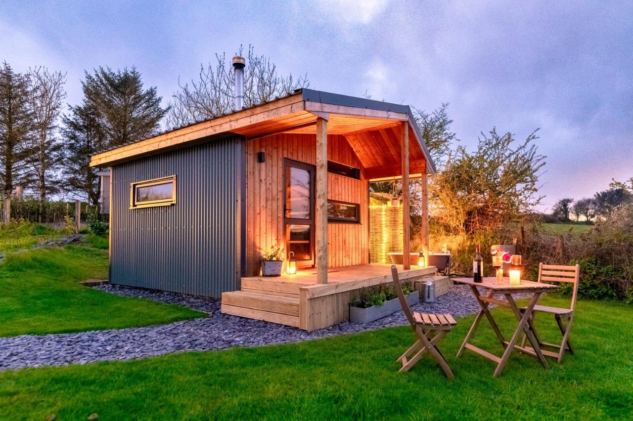 Luxury Glamping Cabin With Outdoor Bath On Cornish Flower Farm Truro Buitenkant foto