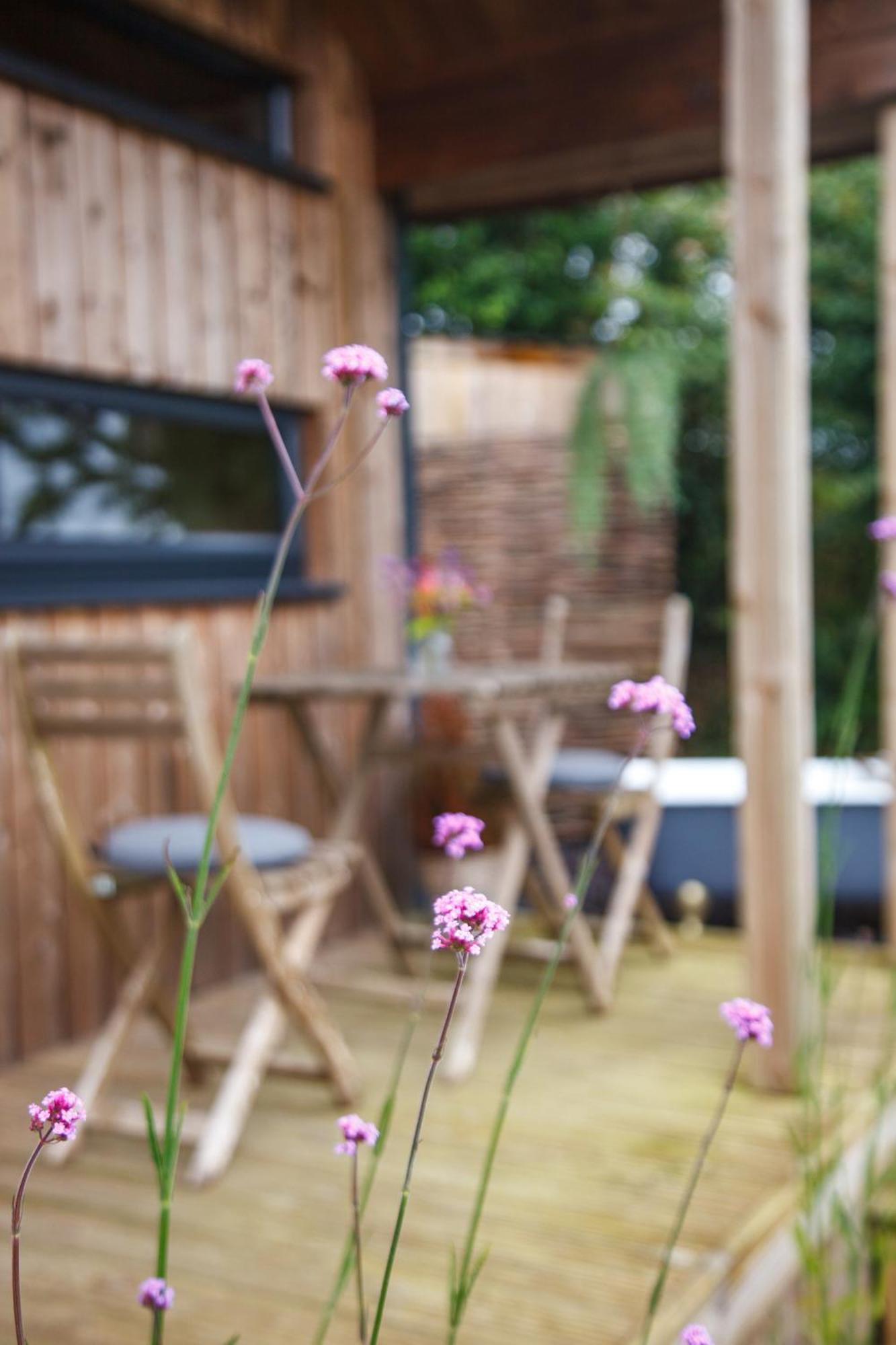Luxury Glamping Cabin With Outdoor Bath On Cornish Flower Farm Truro Buitenkant foto