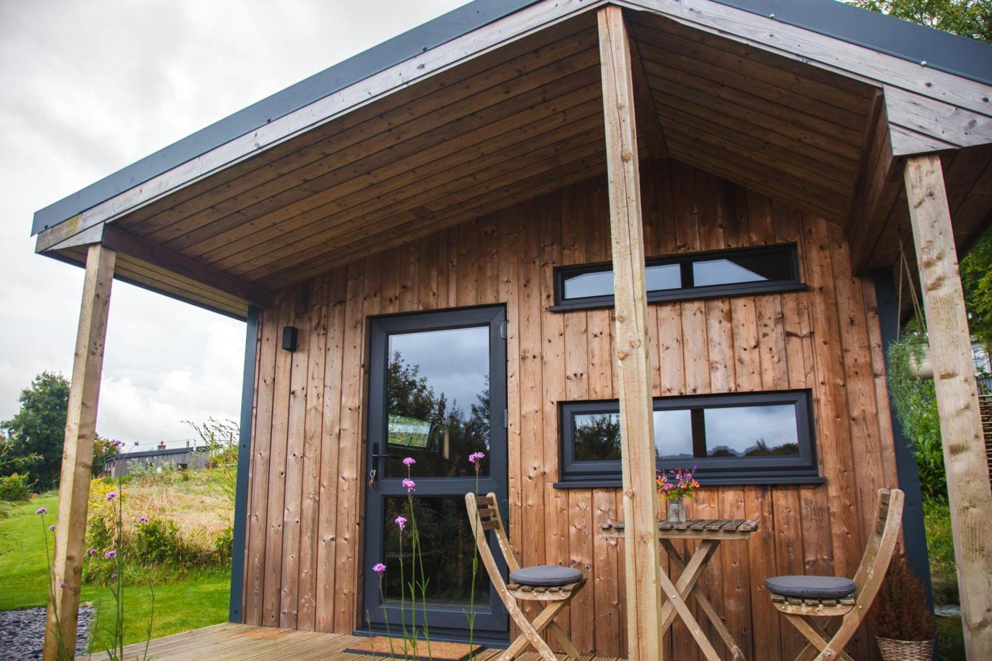 Luxury Glamping Cabin With Outdoor Bath On Cornish Flower Farm Truro Buitenkant foto