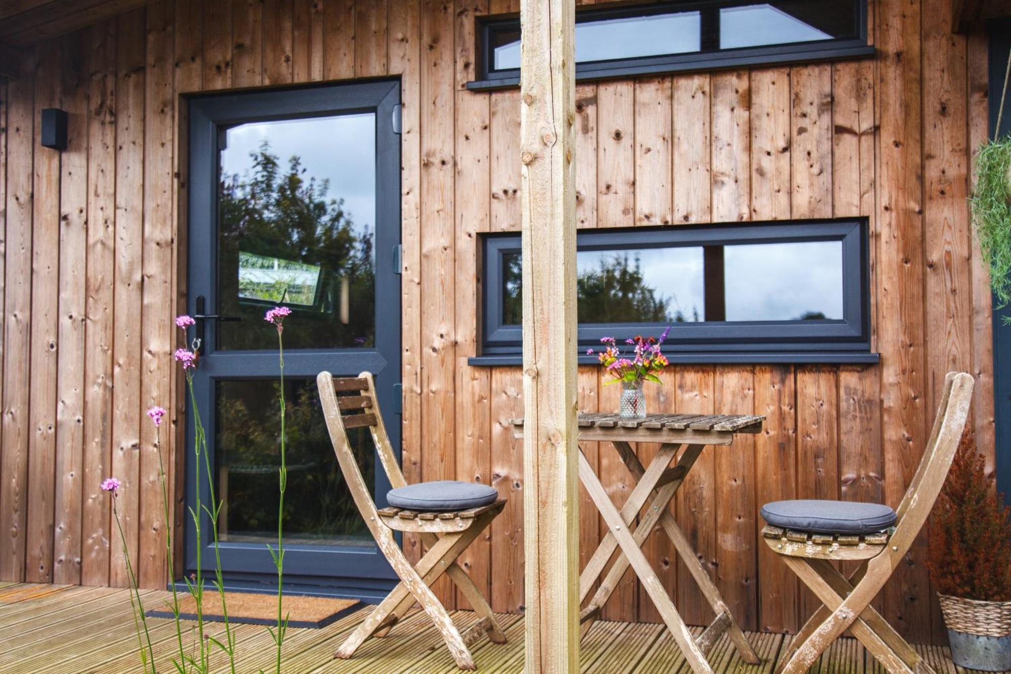 Luxury Glamping Cabin With Outdoor Bath On Cornish Flower Farm Truro Buitenkant foto